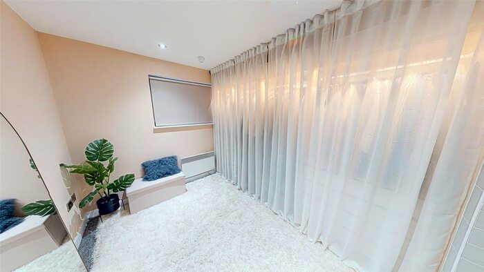 2 Bedroom Flat For Sale In Advent House, Manchester, M4