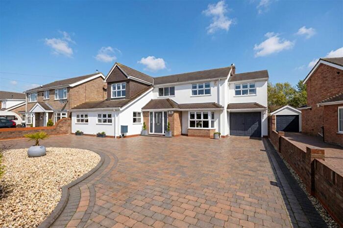 4 Bedroom Detached House For Sale In Bolingbroke Road, Cleethorpes, DN35
