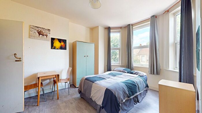 Studio To Rent In St. Pauls Avenue, London, NW2