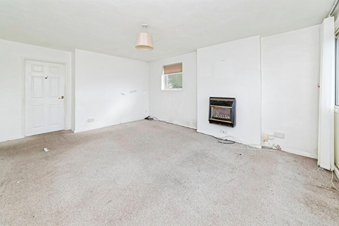 2 Bedroom Flat For Sale In Highams Hill, Crawley, RH11