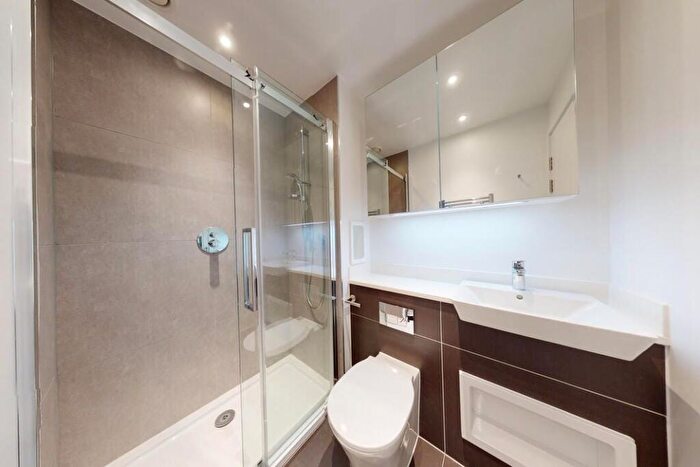 2 Bedroom Apartment To Rent In Park Central East, SE17