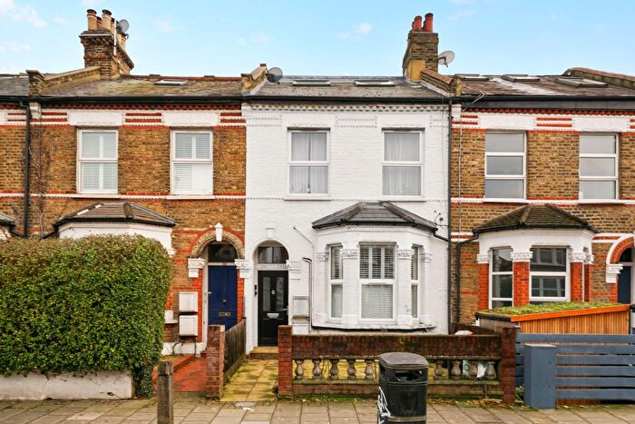 2 Bedroom Flat For Sale In Earlsfield Road, Earlsfield, SW18