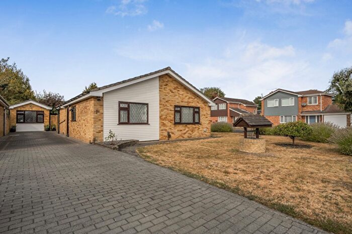3 Bedroom Bungalow For Sale In Nash Close, Earley, Reading, RG6