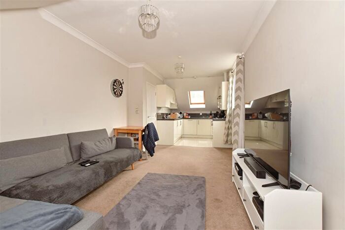1 Bedroom Flat For Sale In Farningham Road, Crowborough, East Sussex, TN6