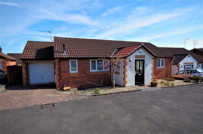 2 Bedroom Detached Bungalow To Rent In Orchard Close, Cam, GL11