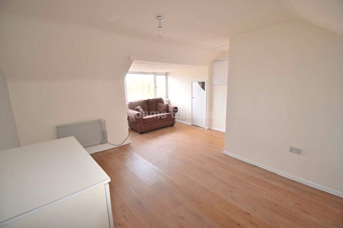 3 Bedroom Flat To Rent In Shinfield Road, Reading, RG2