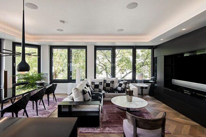 2 Bedroom Flat To Rent In Milmans Street, Chelsea, SW10