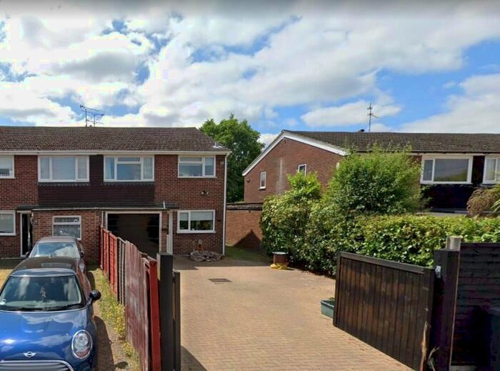 3 Bedroom Semi-Detached House To Rent In Beaulieu Gardens, Blackwater, Camberley, GU17