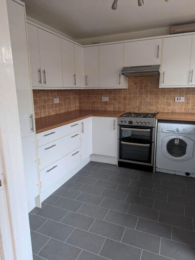 2 Bedroom House To Rent In Sheldrake Drive, Bristol, BS16