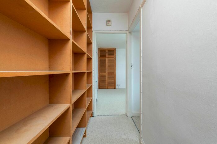 1 Bedroom Flat To Rent In Fairfield Court, Fairfield Street, SW18