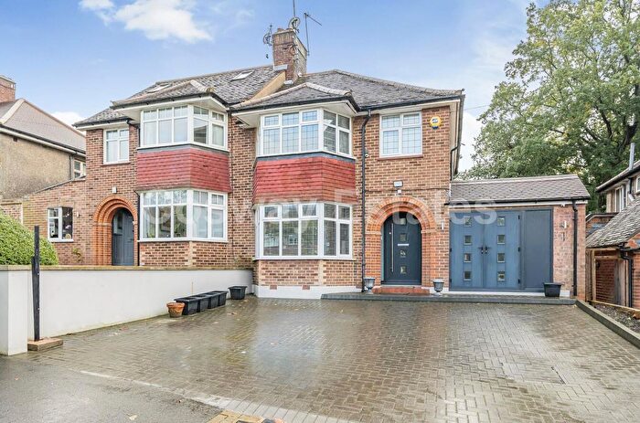 4 Bedroom Semi Detached House For Sale In Worcester Crescent, Mill Hill, NW7