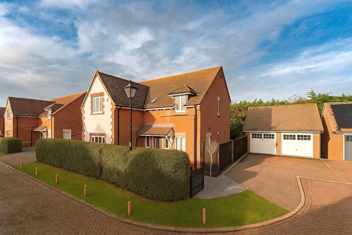4 Bedroom Detached House For Sale In Darlington Close, Angmering, West Sussex, BN16