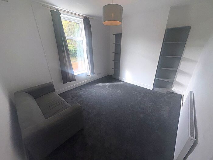 1 Bedroom Flat To Rent In Bury Old Road, Prestwich, M25