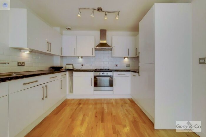 3 Bedroom Town House To Rent In Junipr Close Wembley, HA9