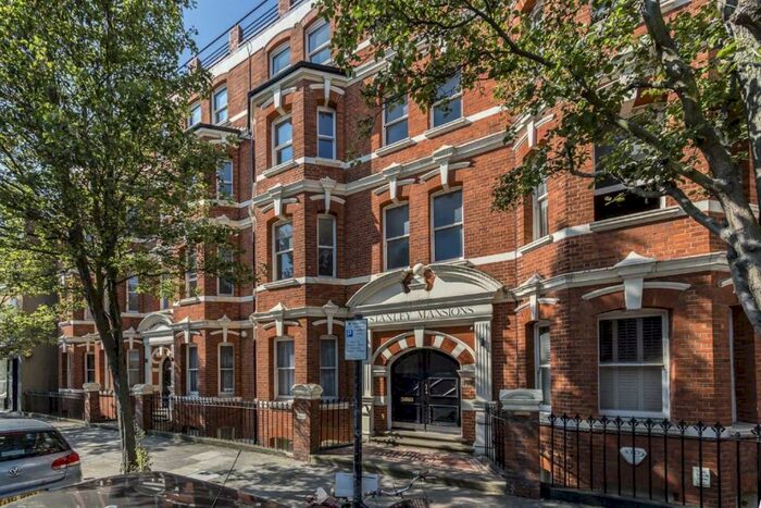 3 Bedroom Flat To Rent In Park Walk, Chelsea, SW10