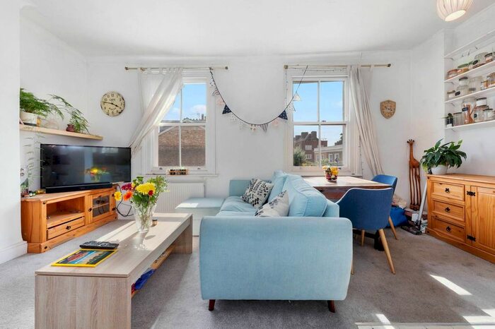 2 Bedroom Flat To Rent In St Martins Road, Oval, London, SW9