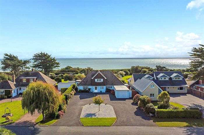 3 Bedroom Bungalow For Sale In Botany Close, Rustington, West Sussex, BN16