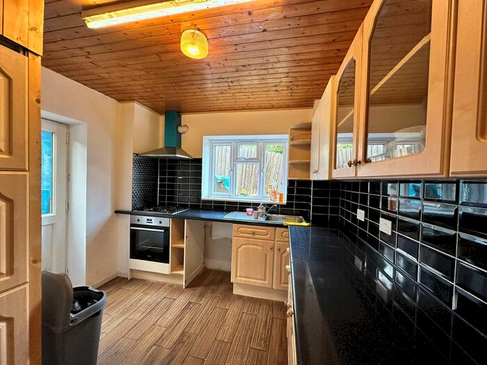 4 Bedroom Semi-Detached House To Rent In Winslow Grove, London, E4