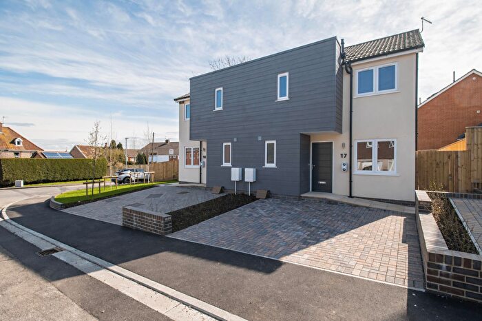 3 Bedroom Semi Detached House For Sale In Courtlands, Keynsham, BS31