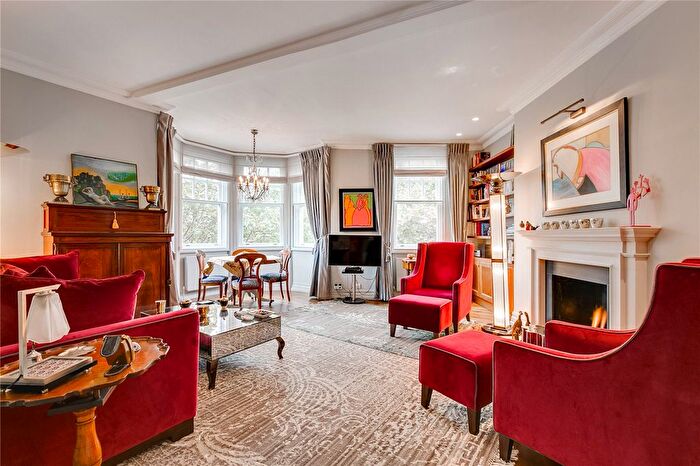 2 Bedroom Flat For Sale In Embankment Gardens, Chelsea, London, SW3