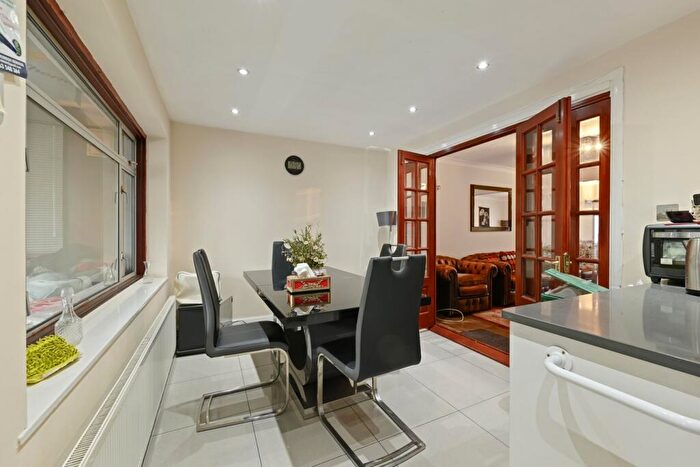 3 Bedroom Terraced House For Sale In Warren Road, London, NW2