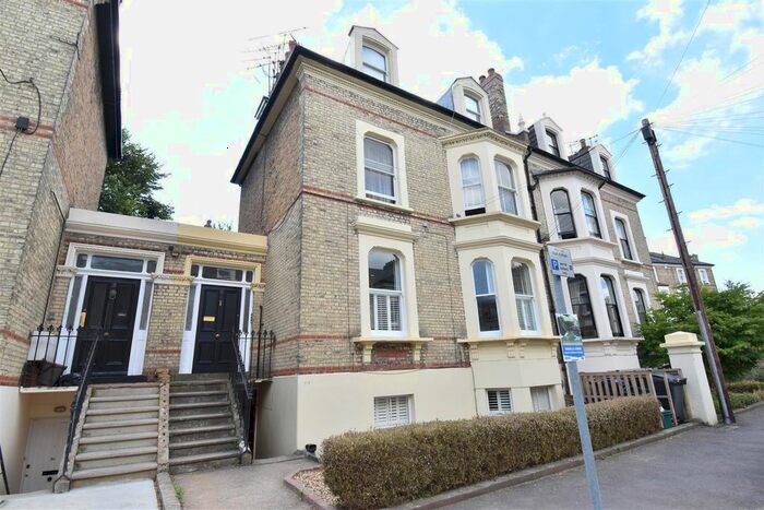 1 Bedroom Flat To Rent In North Road, Surbiton, KT6