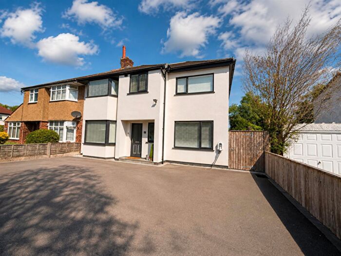 4 Bedroom Semi Detached House For Sale In Irby Road, Heswall, Wirral, CH61