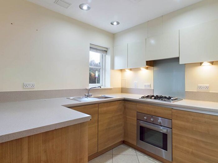 2 Bedroom Flat To Rent In Talehangers Close, Bexleyheath, Kent, DA6