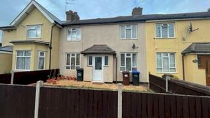 3 Bedroom House To Rent In Lindsay Avenue, Northampton, NN3