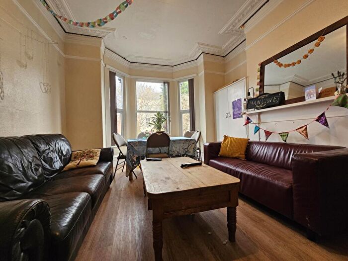 7 Bedroom House To Rent In Victoria Road, Leeds, LS6