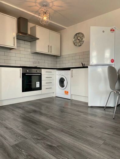 1 Bedroom Apartment To Rent In Wesley Road, Leeds, West Yorkshire, LS12