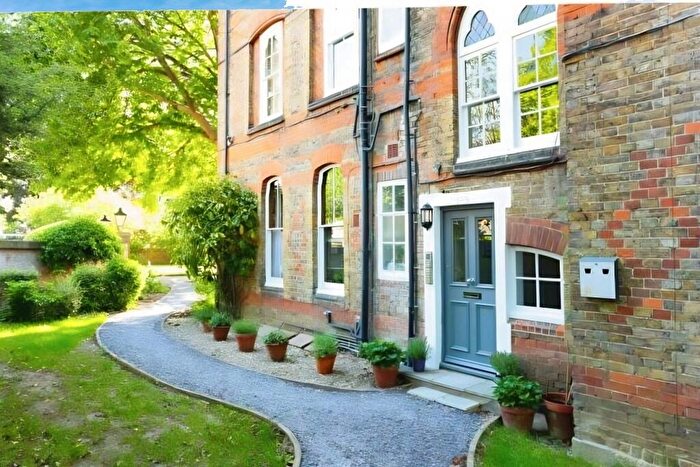 1 Bedroom Apartment To Rent In Alma Road, Windsor, SL4