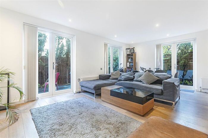 4 Bedroom End Terrace House To Rent In Perkins Square, London, SE1