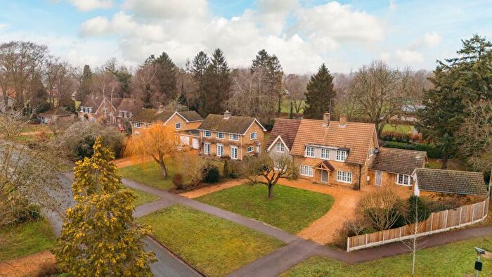 4 Bedroom Detached House For Sale In Hall Close, Harrold, MK43