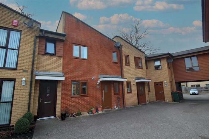 3 Bedroom Property To Rent In Commonwealth Drive, Crawley, RH10