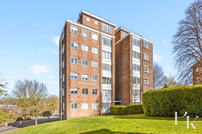2 Bedroom Flat For Sale In Shanklin Court, Hangleton Road, BN3