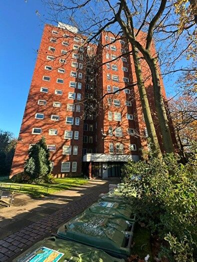 1 Bedroom Flat To Rent In Wake Green Park, Birmingham, B13