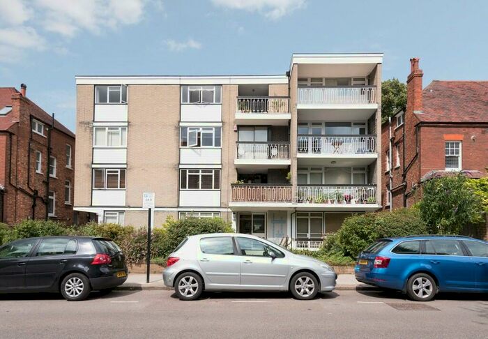 2 Bedroom Apartment To Rent In Lambolle Road, NW3