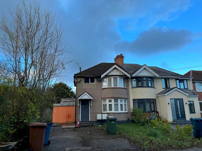 2 Bedroom Flat To Rent In Boxtree Lane, Harrow, HA3