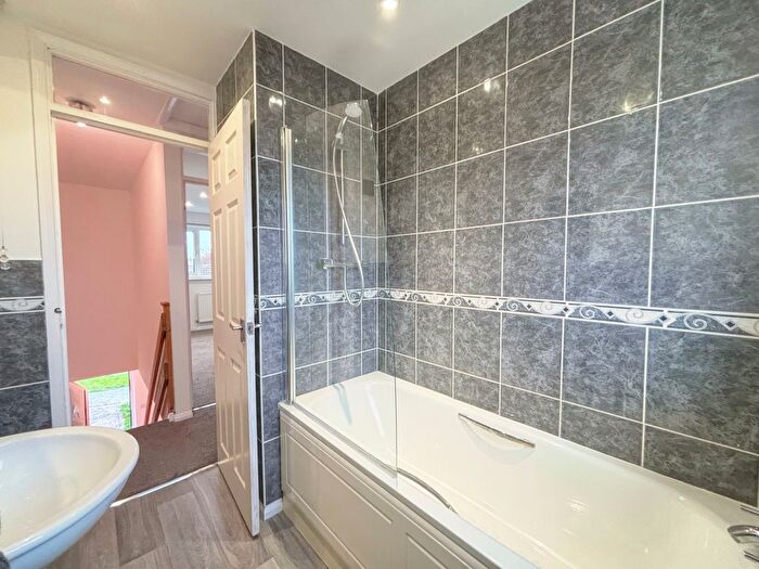 2 Bedroom End Of Terrace House To Rent In Gainsborough Drive, Halesworth, IP19
