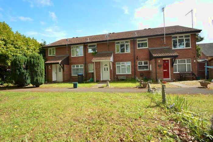 1 Bedroom Maisonette Flat To Rent In Addlestone, KT15