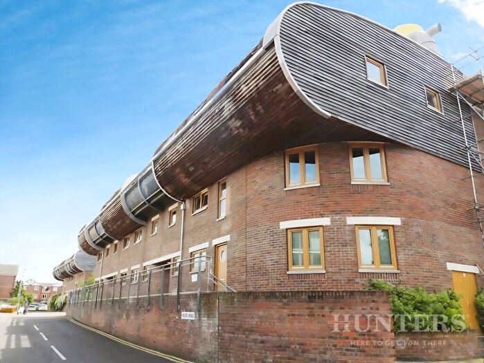 2 Bedroom Flat For Sale In Helios Road, Wallington, Surrey, SM6