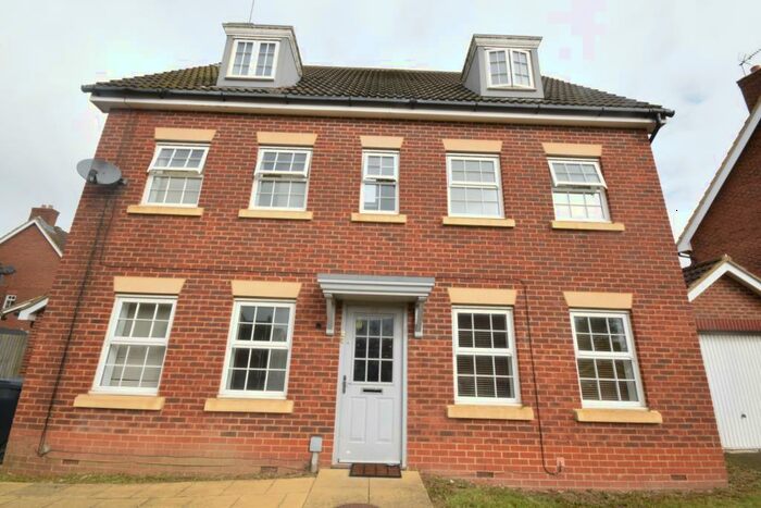 6 Bedroom Detached House To Rent In The Runway, Hatfield, AL10
