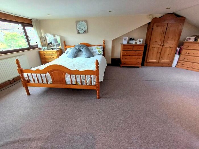 2 Bedroom Semi-Detached Bungalow For Sale In Farndale Road, Bradford, BD15