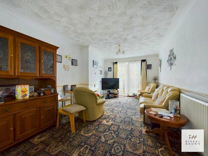 2 Bedroom Terraced House For Sale In Dagenham Avenue, Dagenham, Essex, RM9