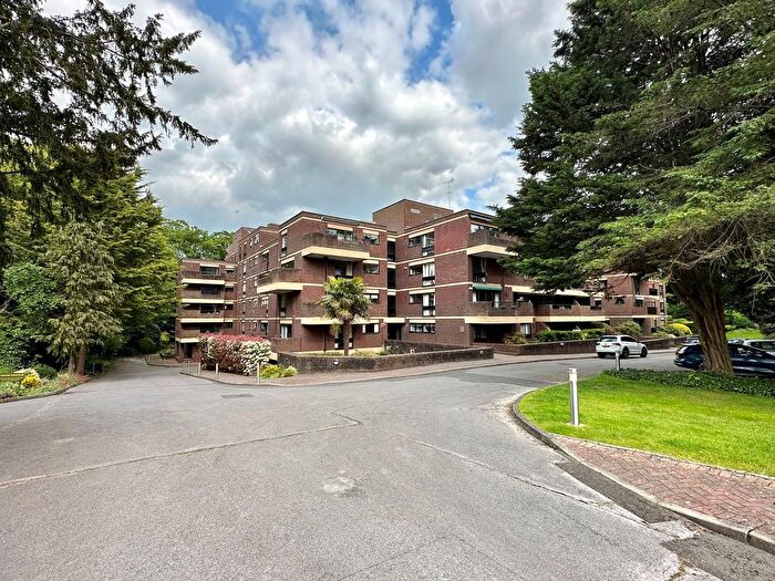2 Bedroom Flat To Rent In Church Street, Epsom, KT17