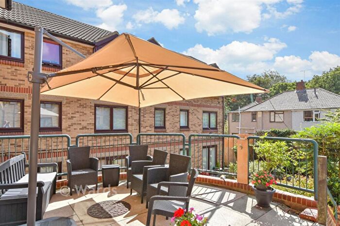 1 Bedroom Flat For Sale In Mayplace Road East, Bexleyheath, Kent, DA7