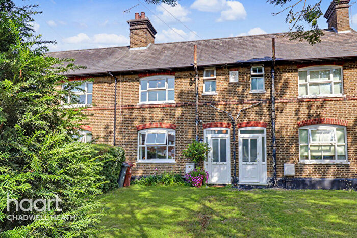 3 Bedroom Terraced House For Sale In Whalebone Lane North, Romford, RM6
