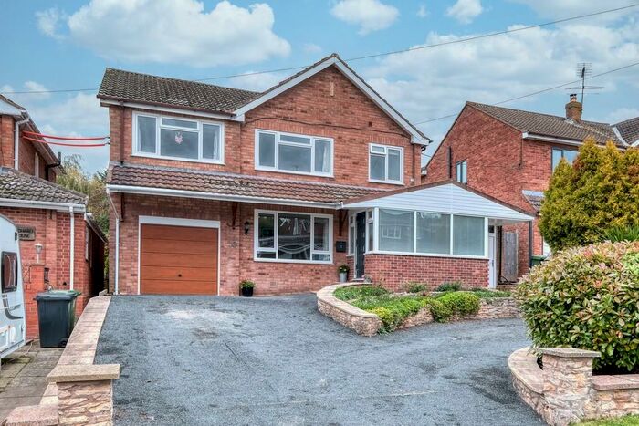 4 Bedroom Detached House For Sale In Lower Cladswell Lane, Cookhill, Alcester, B49