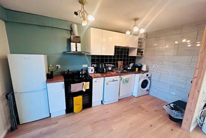 2 Bedroom Flat To Rent In Boycott Avenue, Milton Keynes, MK6